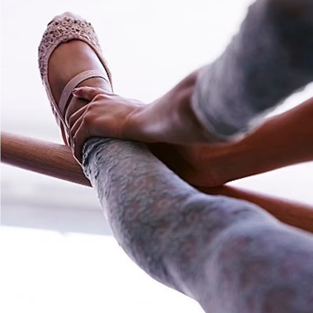 (SOLD) FREE PEOPLE MOVEMENT BALLET x CAPEZIO Embelished Pink Slippers Flats